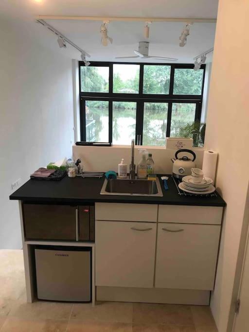 Prachtig Guesthouse Aan Het Water Almere Zewnętrze zdjęcie
